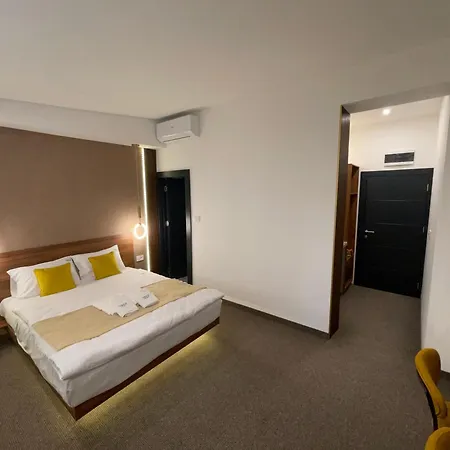 1922 Downtown Daire *